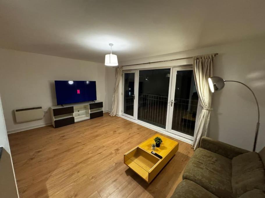Apartment Luxury 2br Flat Near Town *